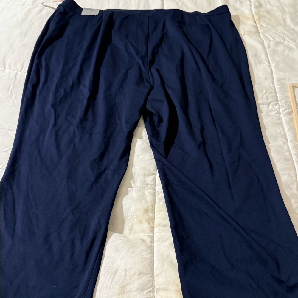 Catherines Women's Plus Size Petite Sateen Stretch Capri.  26WP